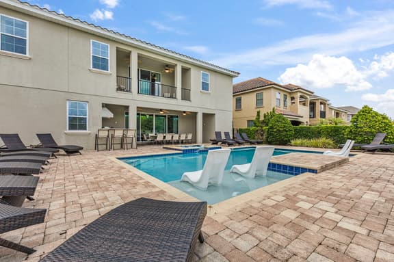 RC081P Fairway Majesty Manor - Image 1